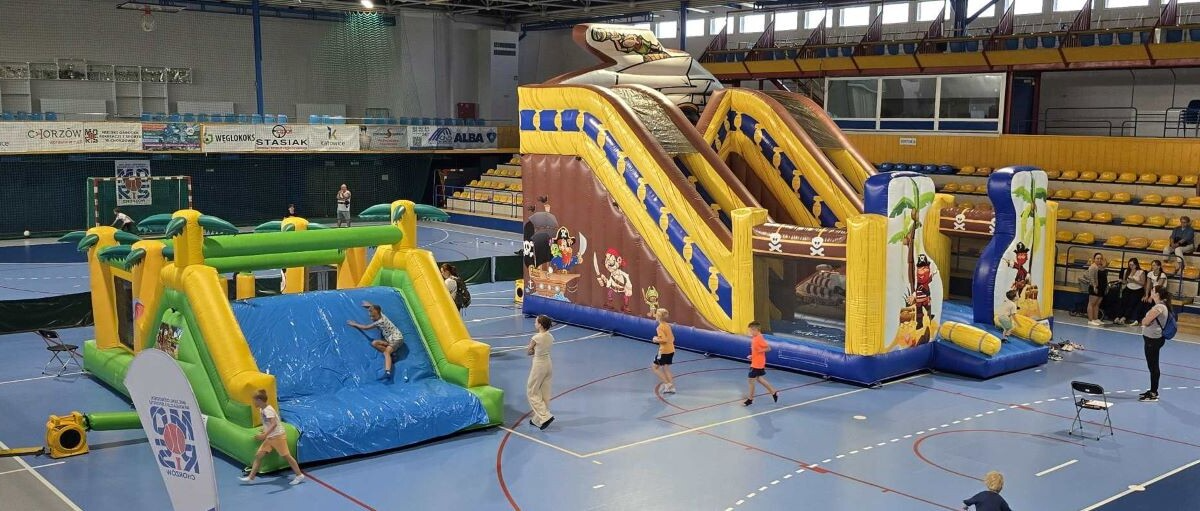 Zdjęcie: Dzień dmuchańców w hali MORiS Chorzów – darmowa zabawa dla dzieci