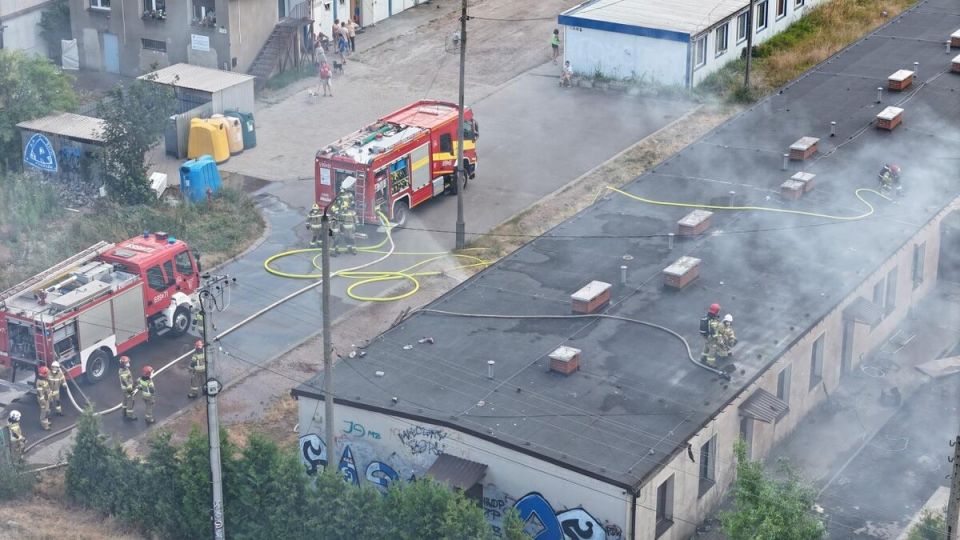 Groźny pożar przy ul. Kolejowej w Żorach. Ewakuowano 20 osób - galeria