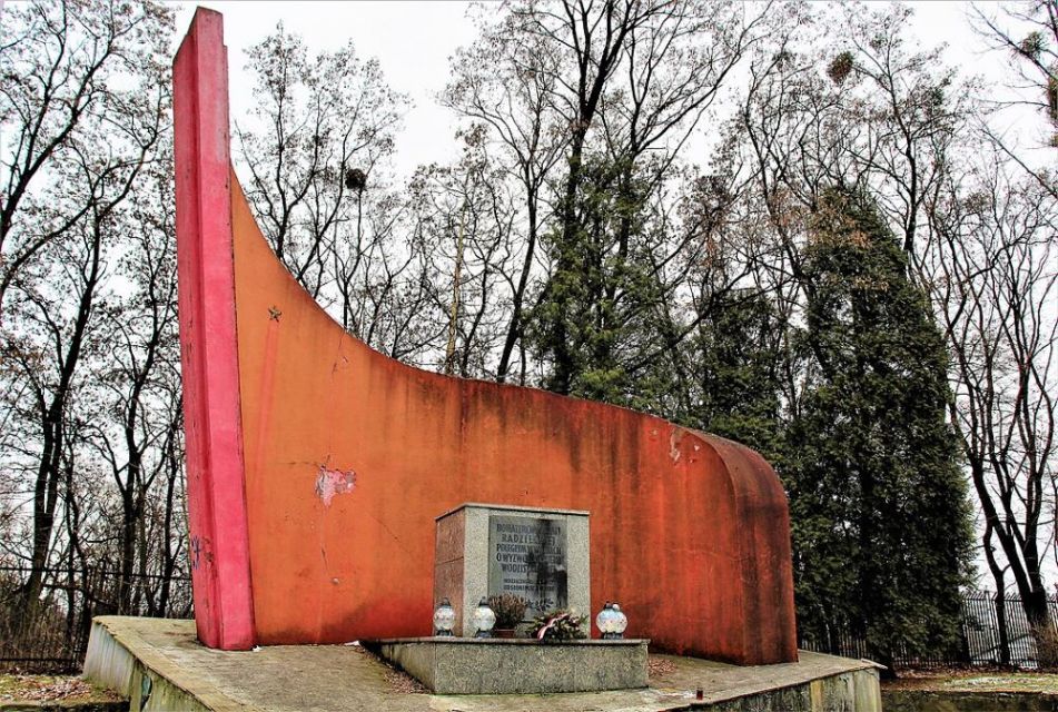 Cmentarz sowiecki w Wodzisławiu Śląskim/fot. MOs810, wikipedia