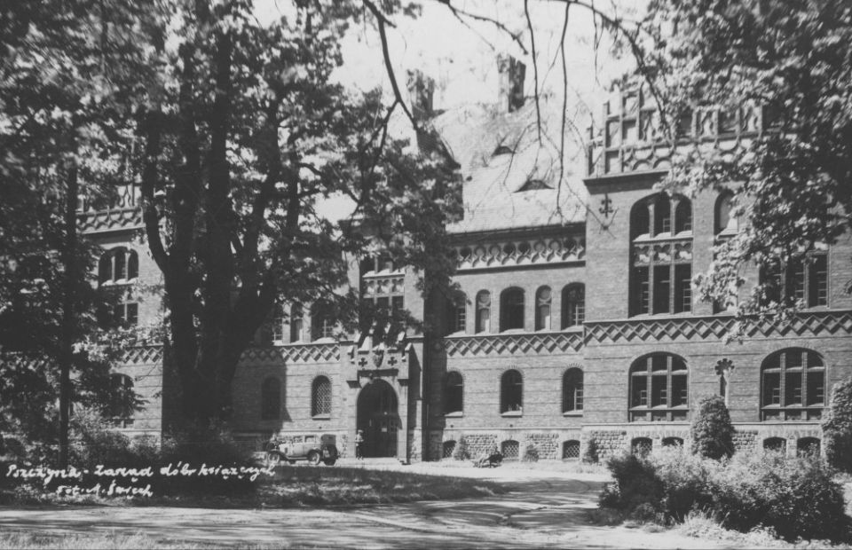 Pszczyna: Budynek Zarządu Dóbr Książęcych (1918-1939)/fot. NAC