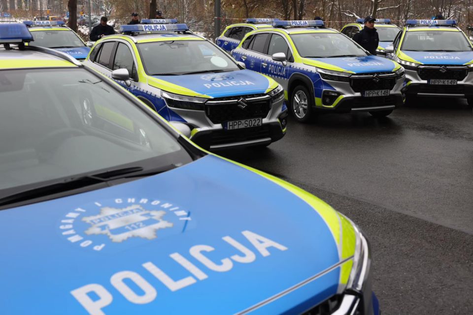 Śląska policja otrzymała nowe radiowozy - galeria