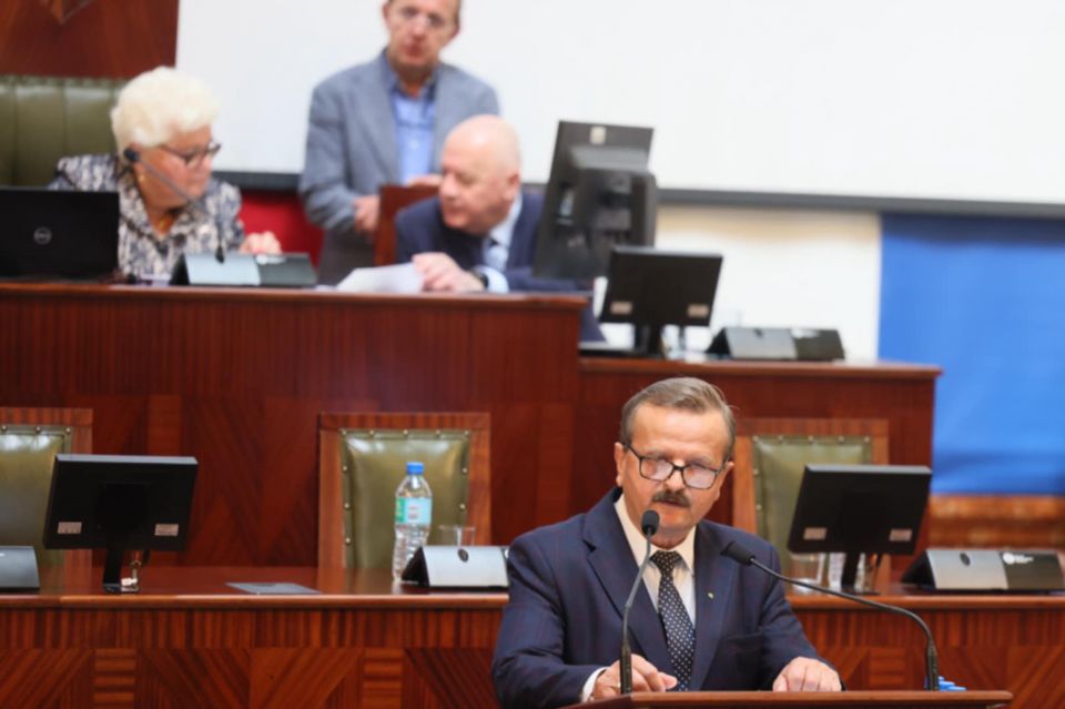 Pierwsza sesja Sejmiku VII kadencji. Wojciech Saługa marszałkiem - galeria