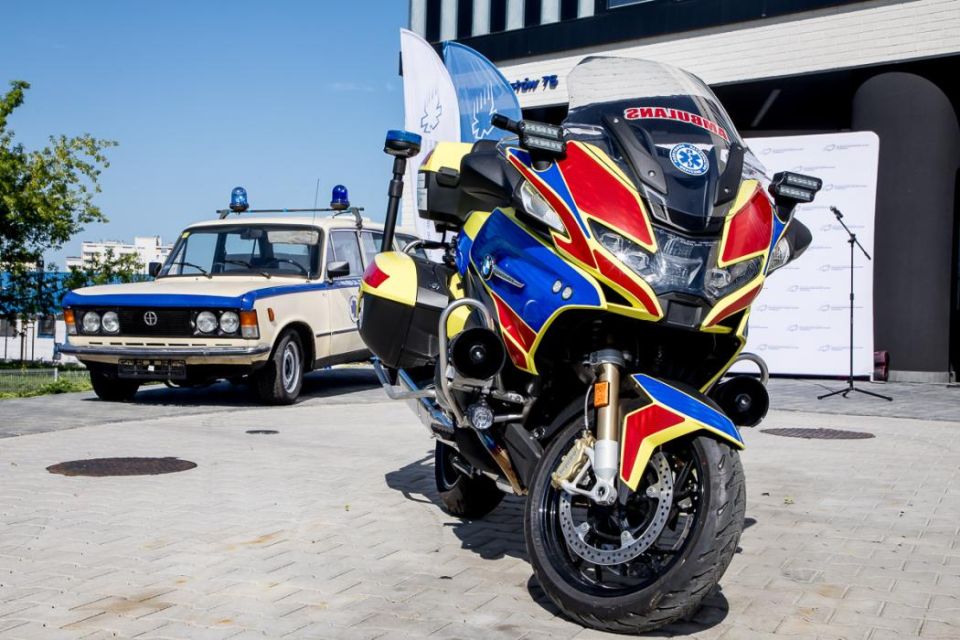 W siedzibie Rejonowego Pogotowia Ratunkowego w Sosnowcu przekazano nowoczesny motoambulans - galeria
