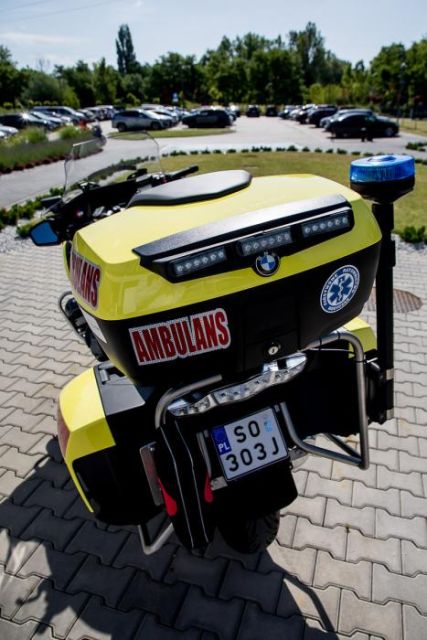 W siedzibie Rejonowego Pogotowia Ratunkowego w Sosnowcu przekazano nowoczesny motoambulans - galeria