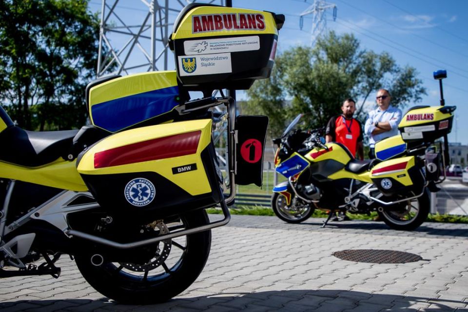 W siedzibie Rejonowego Pogotowia Ratunkowego w Sosnowcu przekazano nowoczesny motoambulans - galeria
