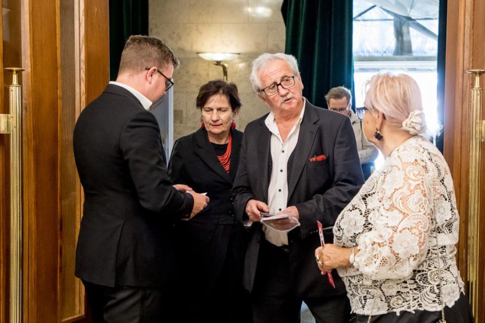 Na scenie Teatru Śląskiego zorganizowano pierwszą odsłonę Śląskiego Stołu - galeria