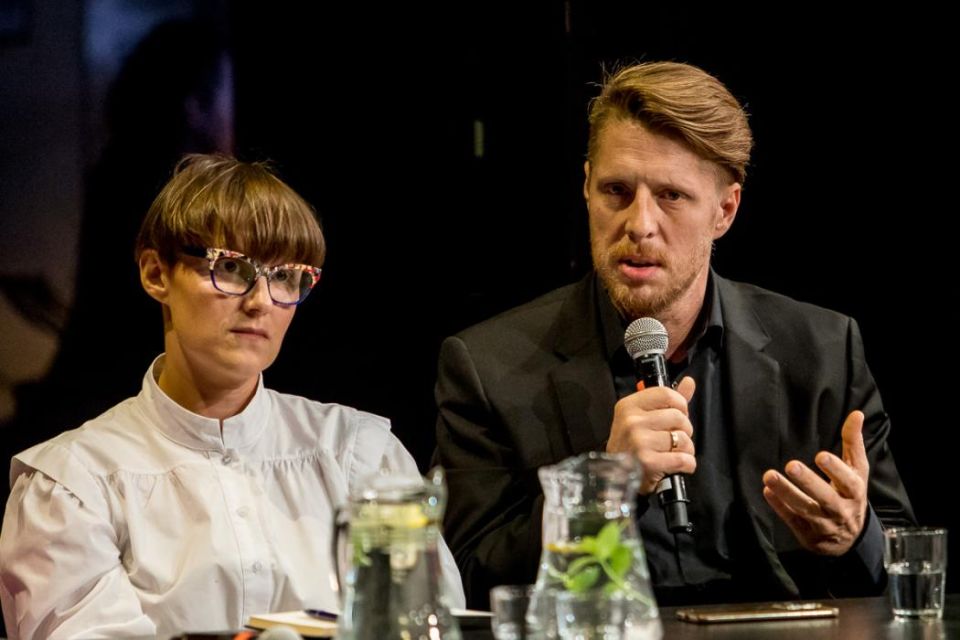Na scenie Teatru Śląskiego zorganizowano pierwszą odsłonę Śląskiego Stołu - galeria