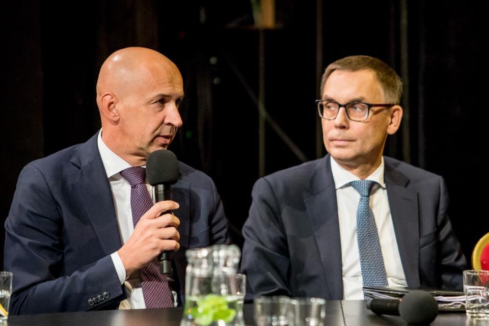 Na scenie Teatru Śląskiego zorganizowano pierwszą odsłonę Śląskiego Stołu - galeria