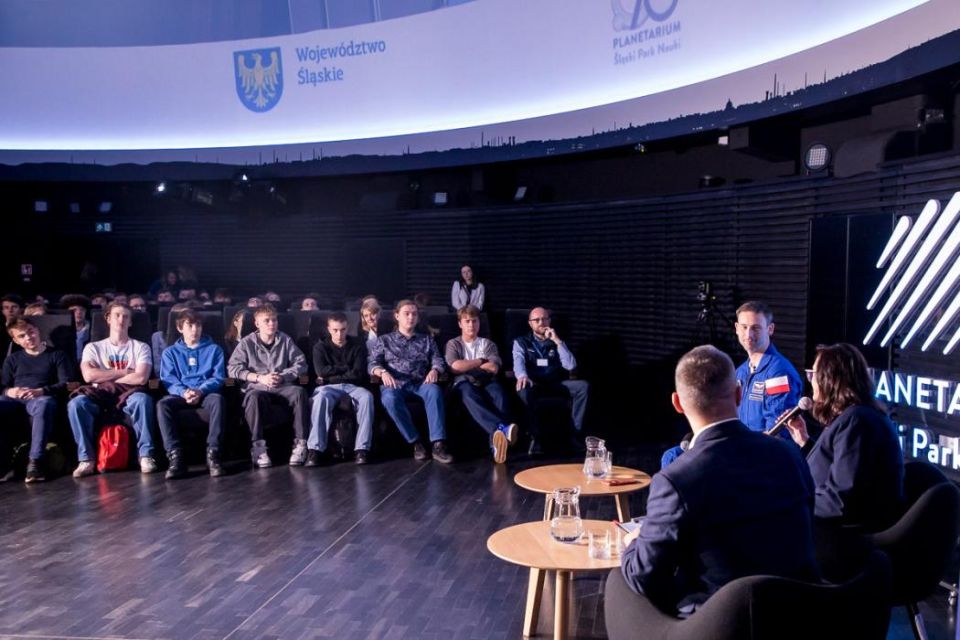 Kosmiczny bohater w Planetarium Śląskim - galeria