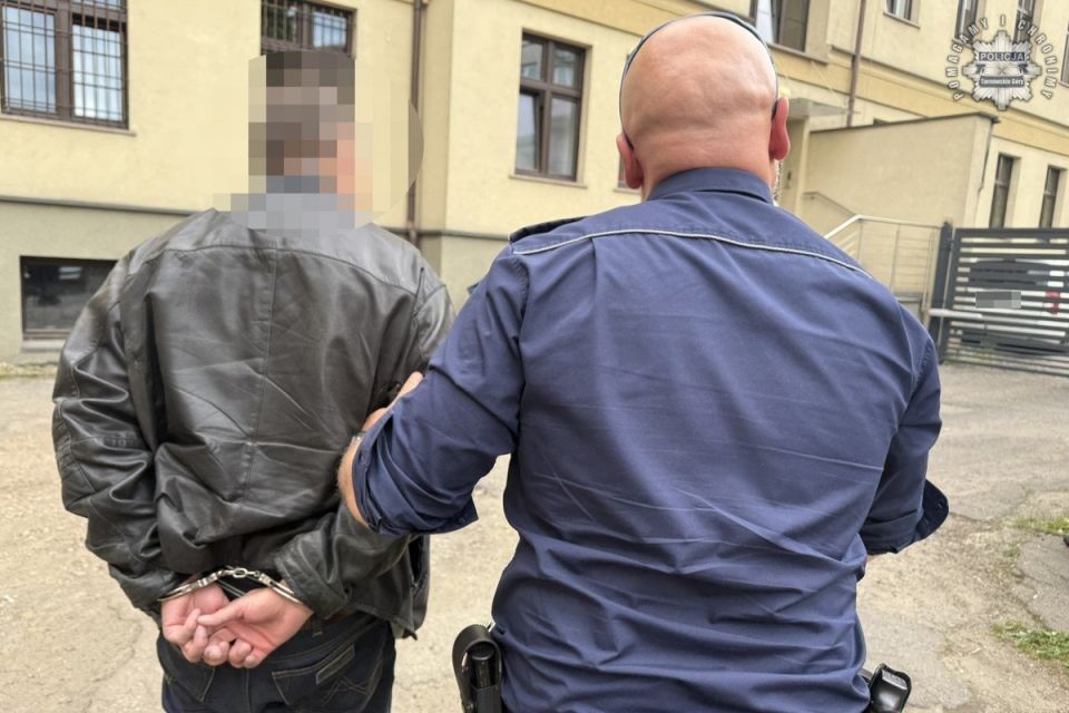Zatrzymano mężczyznę za fotografowanie dzieci i posiadanie dziecięcej pornografii - galeria