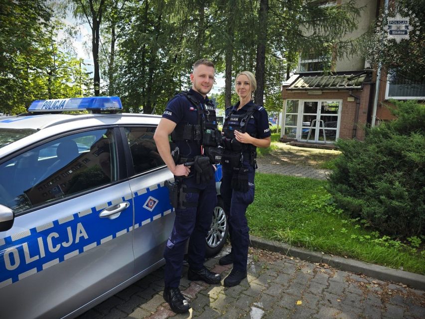 Chłopiec bawił się na torowisku. Policjanci zdążyli w ostatniej chwili - galeria
