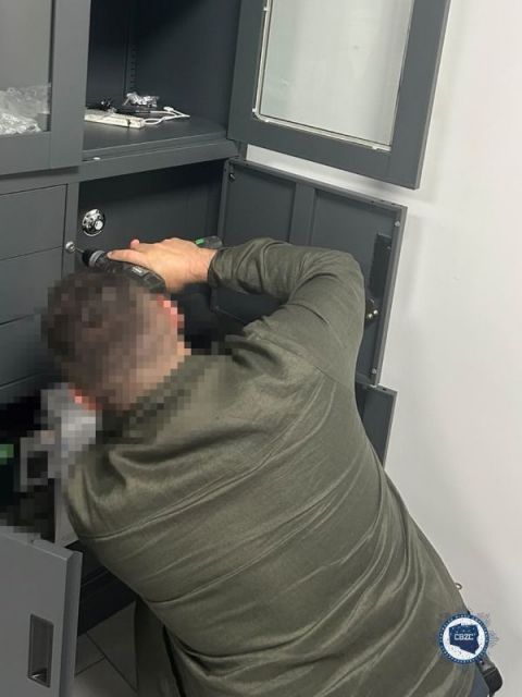 Zatrzymani za fikcyjne zbiórki. Oszukali darczyńców na ponad 1,5 mln zł! - galeria