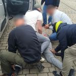43-latek wpadł po 11 latach ukrywania się przed wymiarem sprawiedliwości - galeria