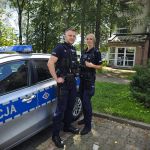 Chłopiec bawił się na torowisku. Policjanci zdążyli w ostatniej chwili - galeria