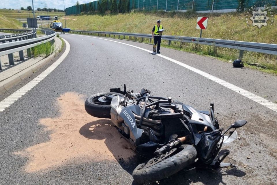Wypadek motocyklisty na A1. Groźne zdarzenie w rejonie Żory-Rówień - galeria