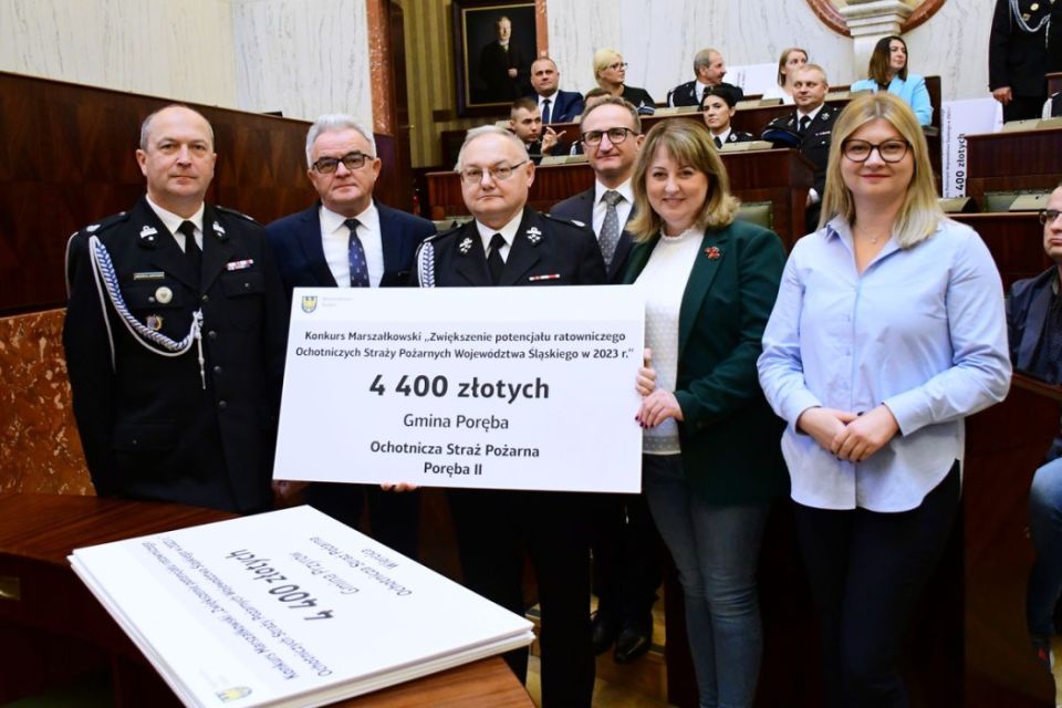 Śląskie inwestuje w bezpieczeństwo. 53 gminy otrzymają wsparcie - galeria