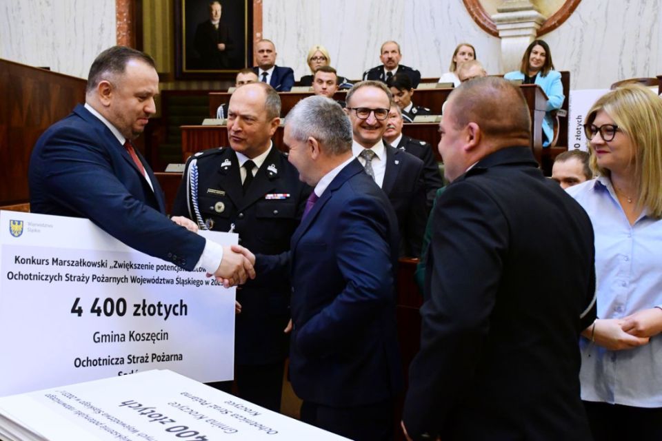 Śląskie inwestuje w bezpieczeństwo. 53 gminy otrzymają wsparcie - galeria