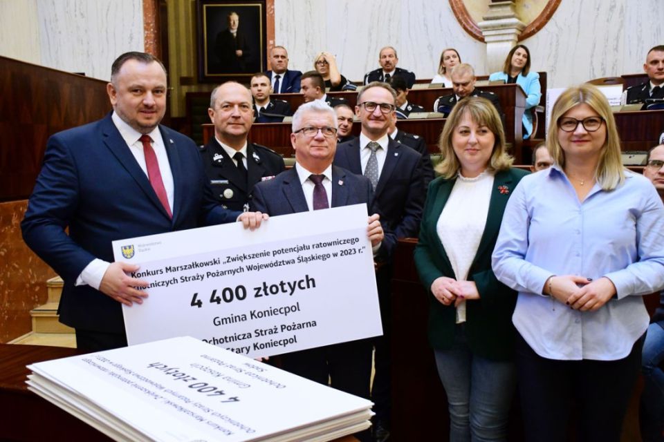 Śląskie inwestuje w bezpieczeństwo. 53 gminy otrzymają wsparcie - galeria