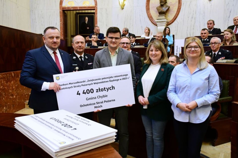 Śląskie inwestuje w bezpieczeństwo. 53 gminy otrzymają wsparcie - galeria