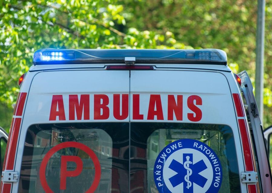 Kopiowanie i rozpowszechnianie zdjęć bez zgody autora zabronione. Tragedia w Rudzie Śląskiej. Mężczyzna zmarł po skoku ze słupa wysokiego napięcia - galeria