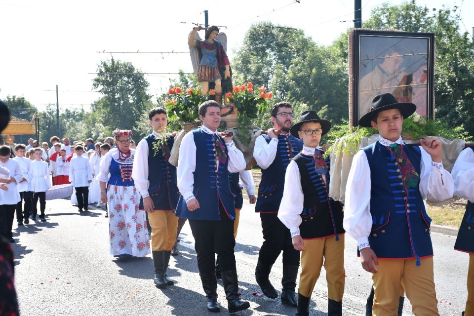 Procesja Bożego Ciała w Świętochłowicach - Lipinach przeszła do historii. Nie zabrakło tradycji i folkloru! - galeria