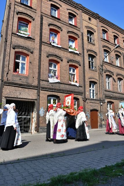 Procesja Bożego Ciała w Świętochłowicach - Lipinach przeszła do historii. Nie zabrakło tradycji i folkloru! - galeria