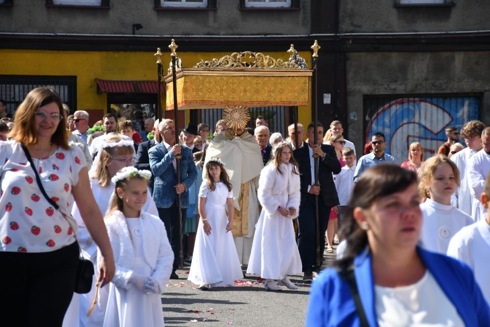 Procesja Bożego Ciała w Świętochłowicach - Lipinach przeszła do historii. Nie zabrakło tradycji i folkloru! - galeria