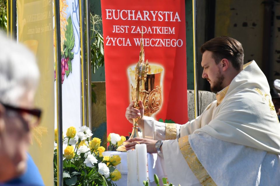 Procesja Bożego Ciała w Świętochłowicach - Lipinach przeszła do historii. Nie zabrakło tradycji i folkloru! - galeria