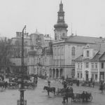 Pszczyna: Widok na ratusz, kościół ewangelicki i pałac książąt pszczyńskich (1918-1939)/fot. NAC