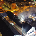 [ZDJĘCIA] Groźny pożar w Żorach. 30 osób ewakuowało się z płonącego budynku! - galeria