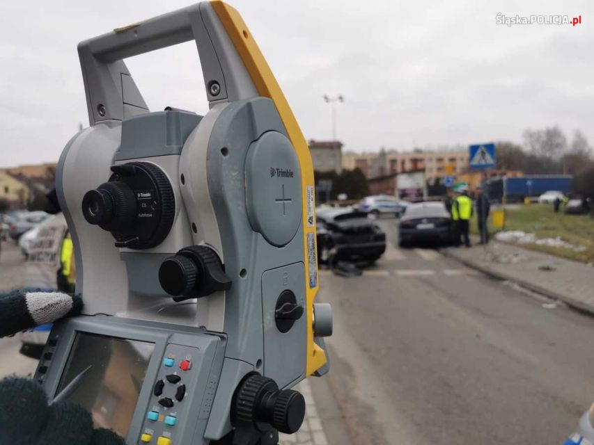 [FILM] Policyjny pościg za estońskim audi! Kierowca uderzył w porshe i uciekał dalej - galeria