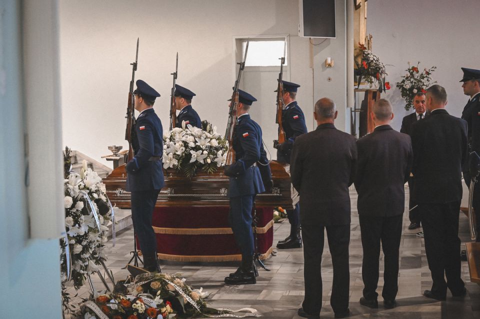 Ostatnie pożegnanie śląskich policjantów asp. szt. Iwony Bajan i podkom. Dariusza Stypuły - galeria