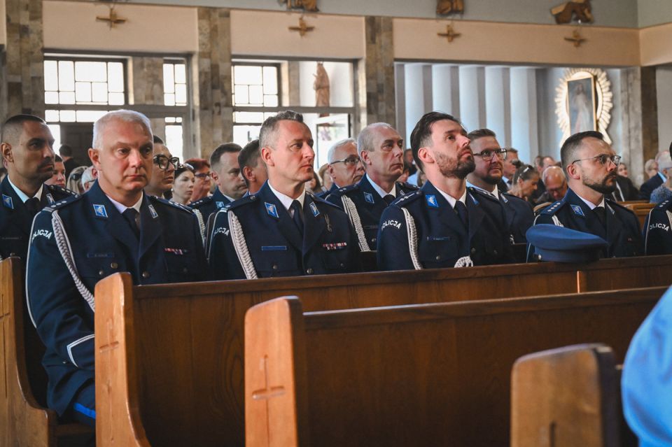 Ostatnie pożegnanie śląskich policjantów asp. szt. Iwony Bajan i podkom. Dariusza Stypuły - galeria