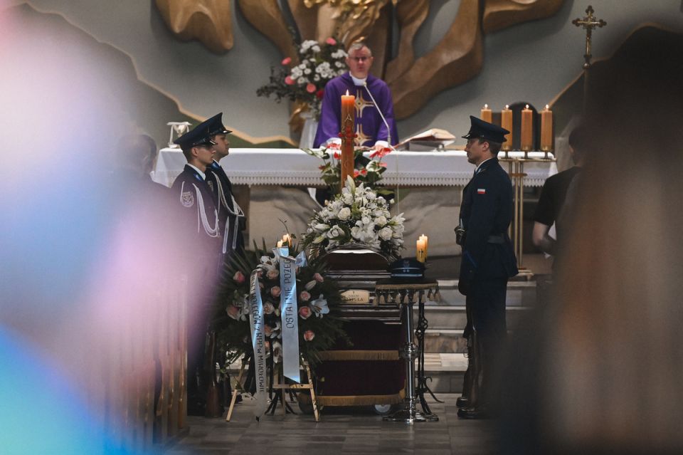 Ostatnie pożegnanie śląskich policjantów asp. szt. Iwony Bajan i podkom. Dariusza Stypuły - galeria