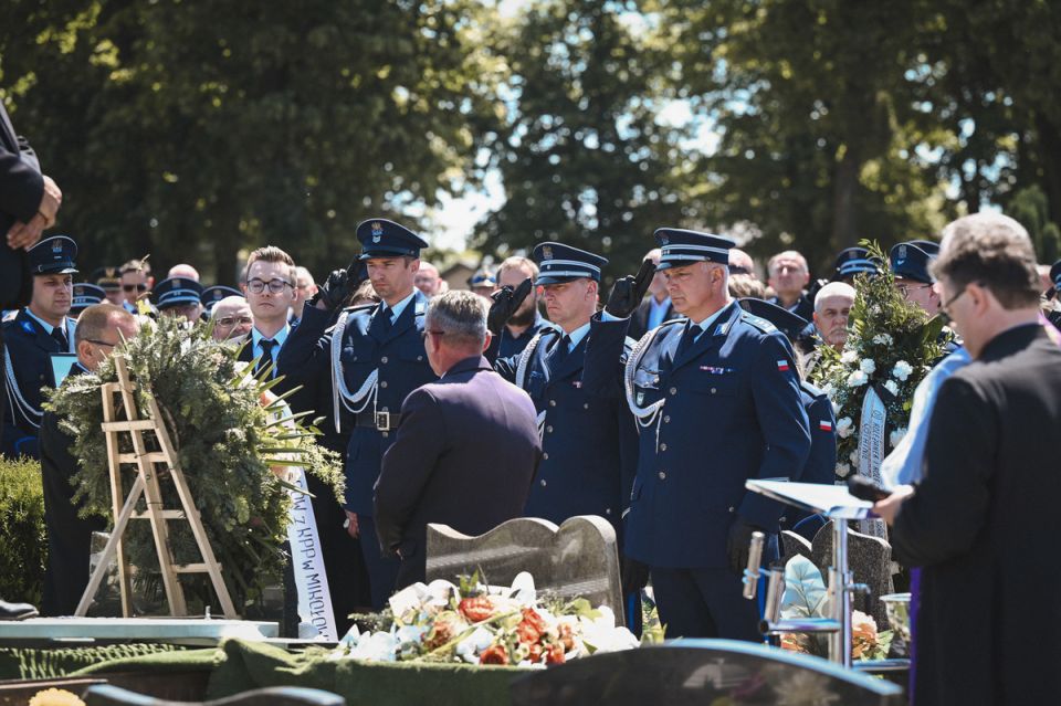 Ostatnie pożegnanie śląskich policjantów asp. szt. Iwony Bajan i podkom. Dariusza Stypuły - galeria