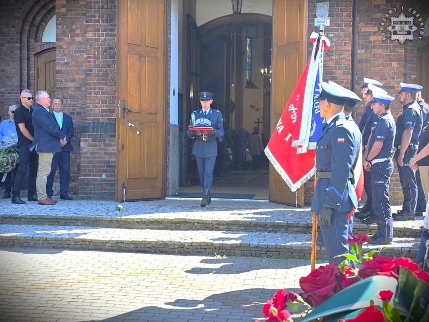 Ostatnie pożegnanie śląskich policjantów asp. szt. Iwony Bajan i podkom. Dariusza Stypuły - galeria