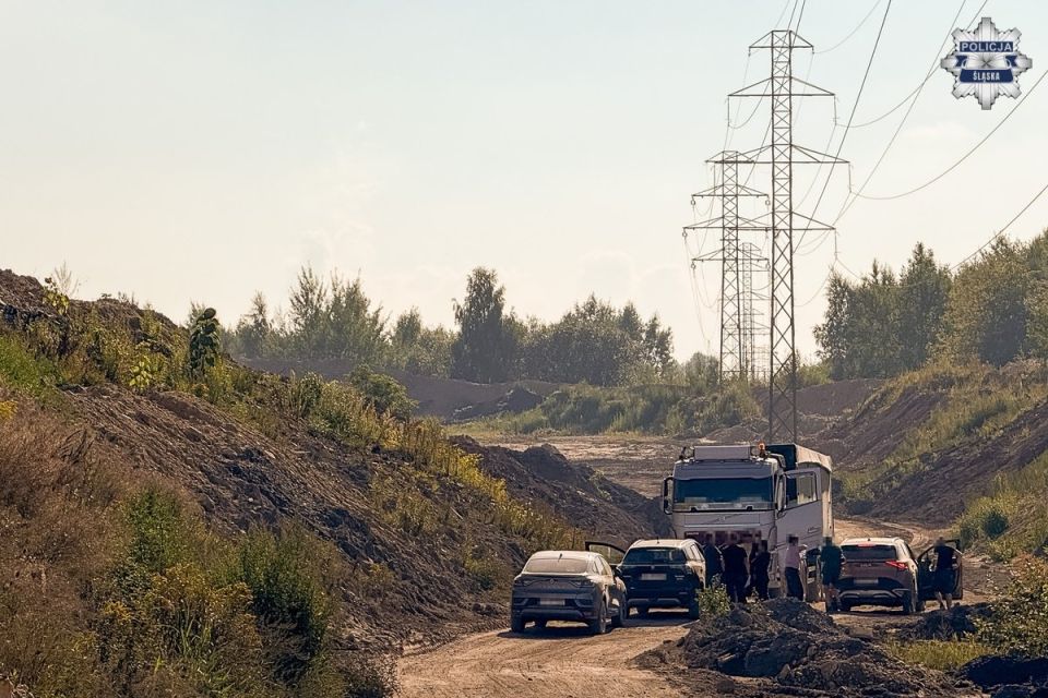 Policjanci rozbili mafię śmieciową - galeria