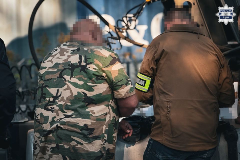 Policjanci rozbili mafię śmieciową - galeria
