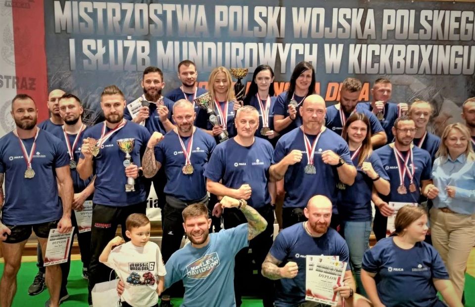 Będziński policjant ze złotym medalem w Mistrzostwach Wojska Polskiego i Służb Mundurowych w Kickboxingu - galeria