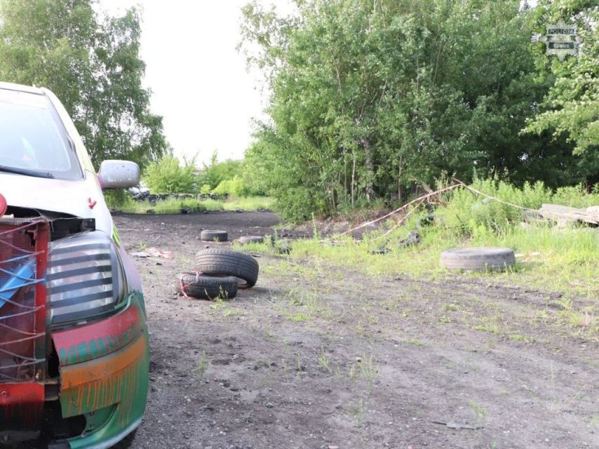 Wypadek na Wrak Race w Gliwicach. Oderwane koło pojazdu uderzyło w uczestniczkę - galeria