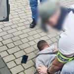43-latek wpadł po 11 latach ukrywania się przed wymiarem sprawiedliwości - galeria