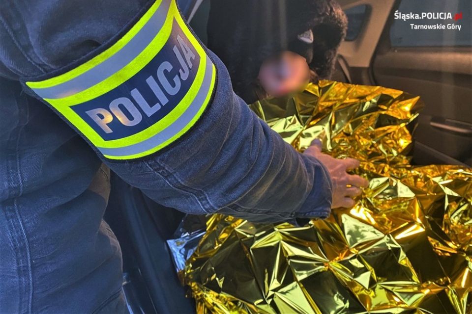 Policjanci odnaleźli poszukiwaną 14-latkę na terenie Katowic! - galeria