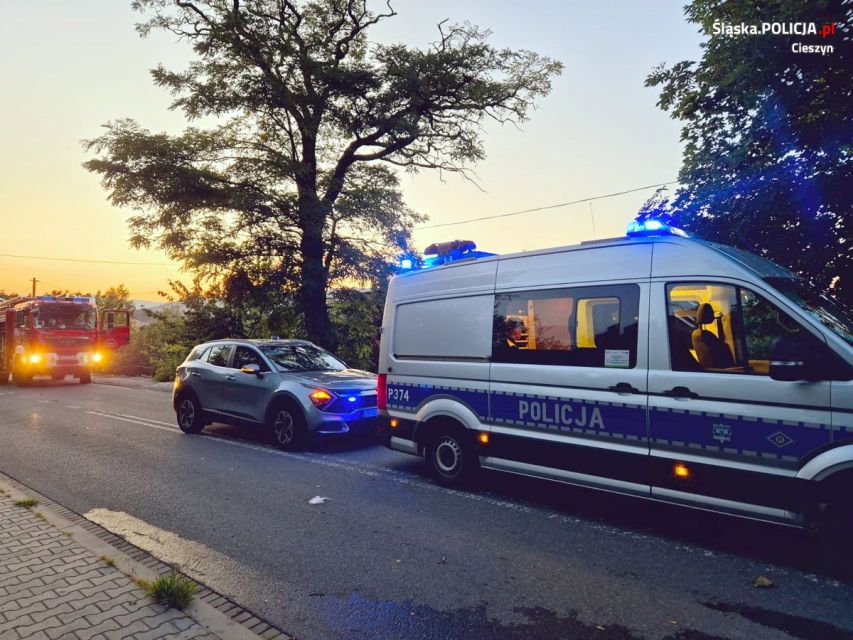 Tragiczny wypadek w Jaworzynce: Opel zderzył się z ciągnikiem. Jedna osoba nie żyje - galeria