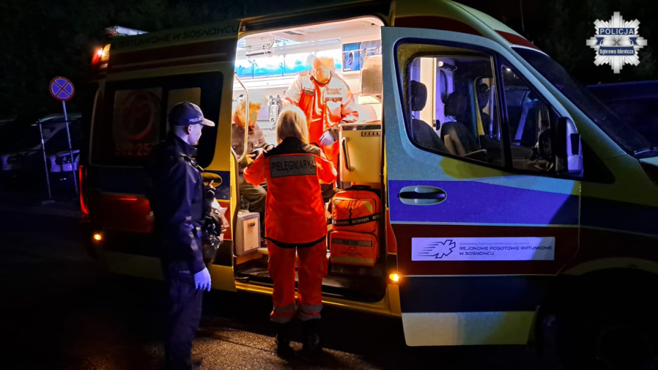 Nocna ucieczka przez las zakończona dramatem. 32-latek ugrzązł w bagnie - galeria