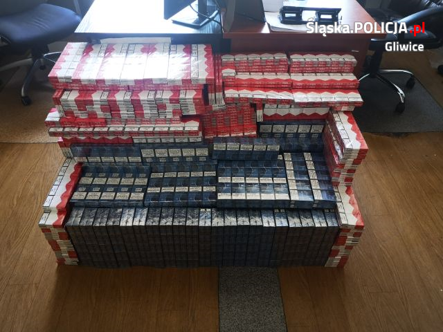 Gliwice: 46-latka w mieszkaniu przechowywała ponad 37 tys. sztuk nielegalnych papierosów! - galeria