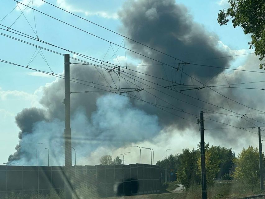 Pożar w Zabrzu: Płoną trawy i śmieci na terenach przy ulicy Sierakowskiego - galeria