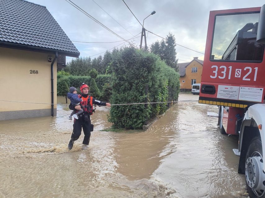 Intensywne opady deszczu sparaliżowały Śląsk. Tysiące interwencji strażaków - galeria