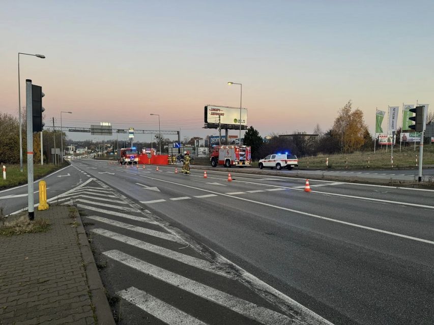 Tragiczny wpadek na Gliwickiej w Mikołowie. Kierowca spłonął w samochodzie [FOTO] - galeria