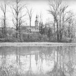Wieże kościołów Wszystkich Świętych i ewangelickiego widziane z parku 1937/fot. NAC