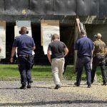 Rudzcy policjanci doskonalą umiejętności strzeleckie w trudnych warunkach - galeria